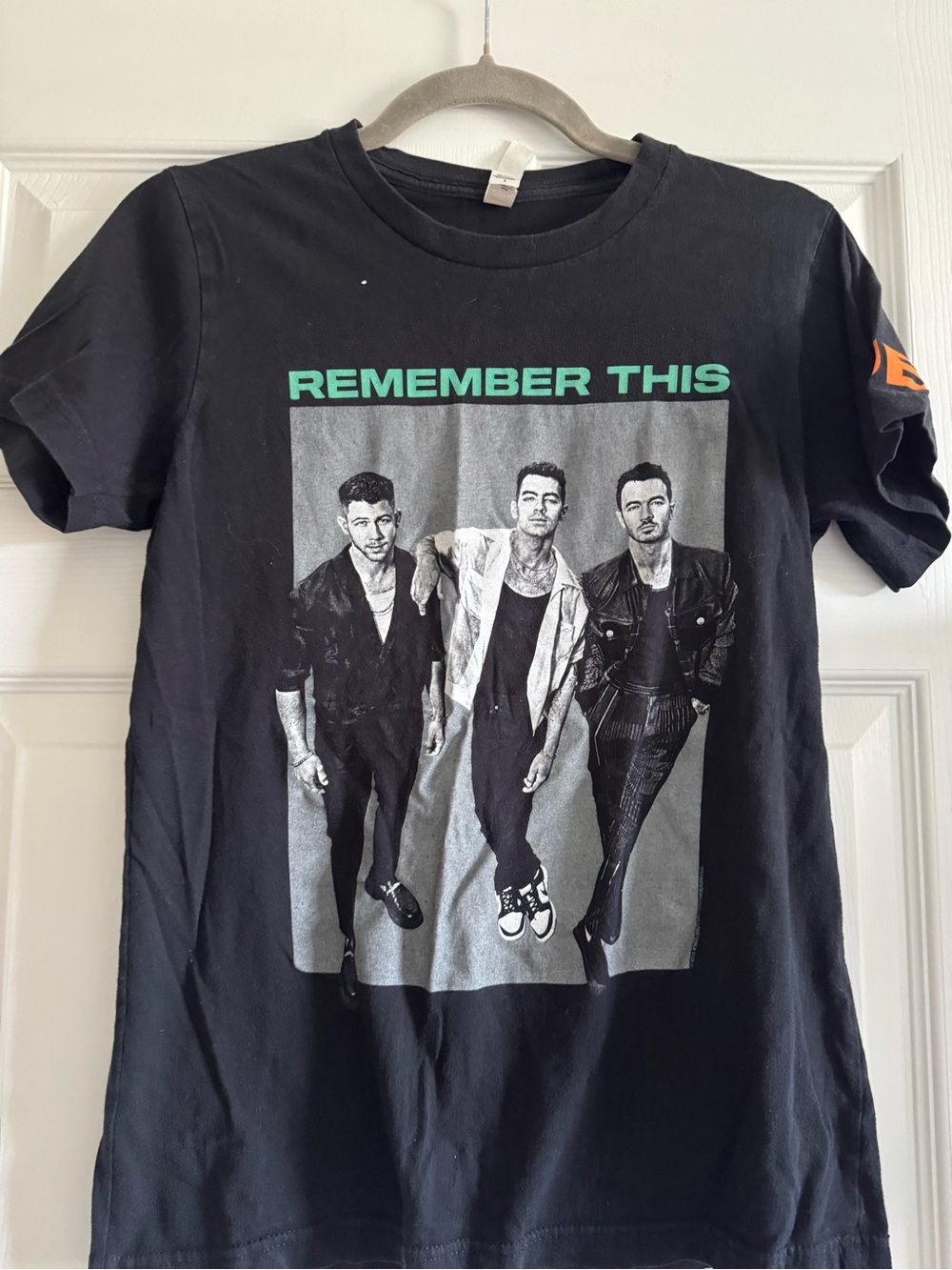 Black Graphic 'Remember This' Jonas Brothers tshirt